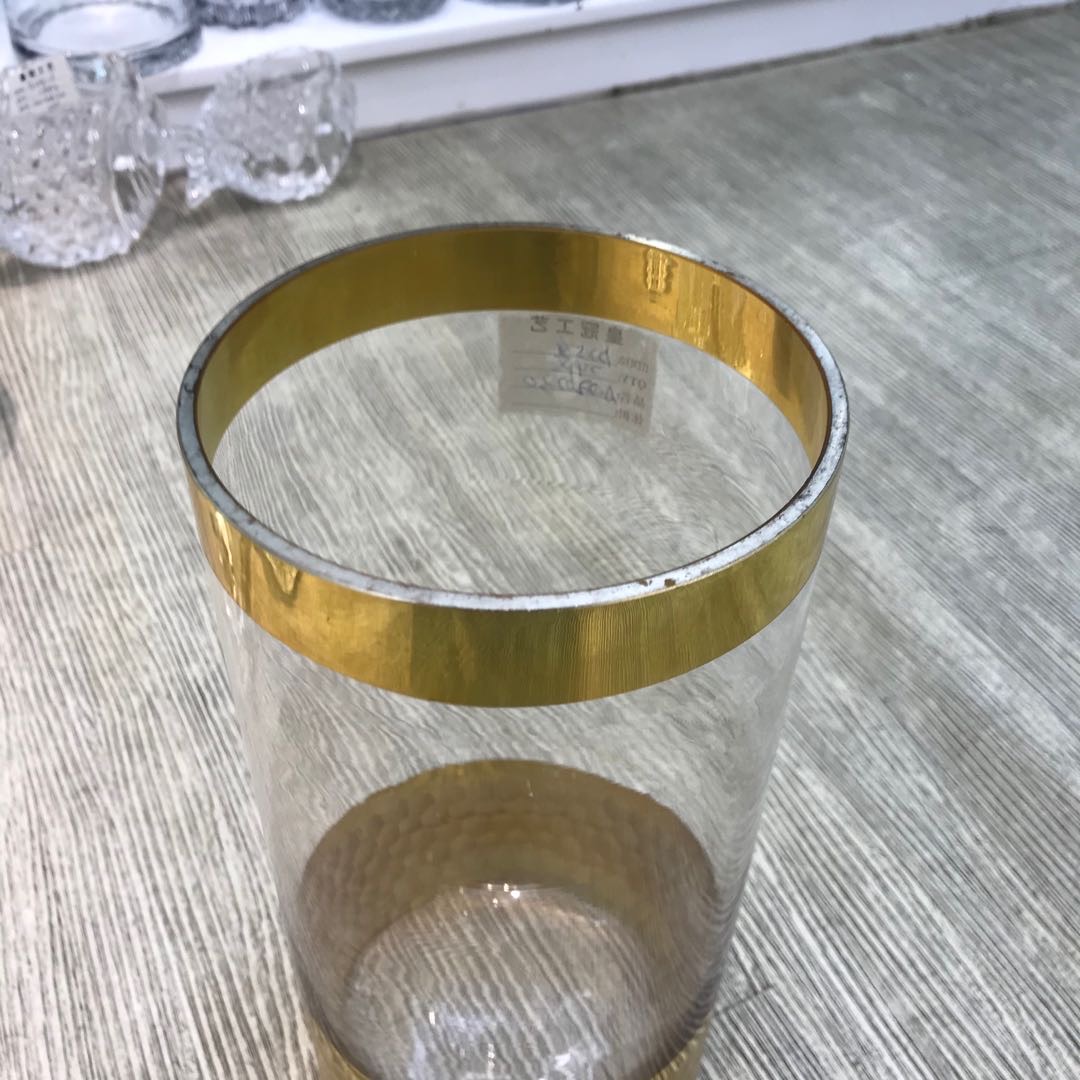 A simple and gold-plated straight vase details Picture