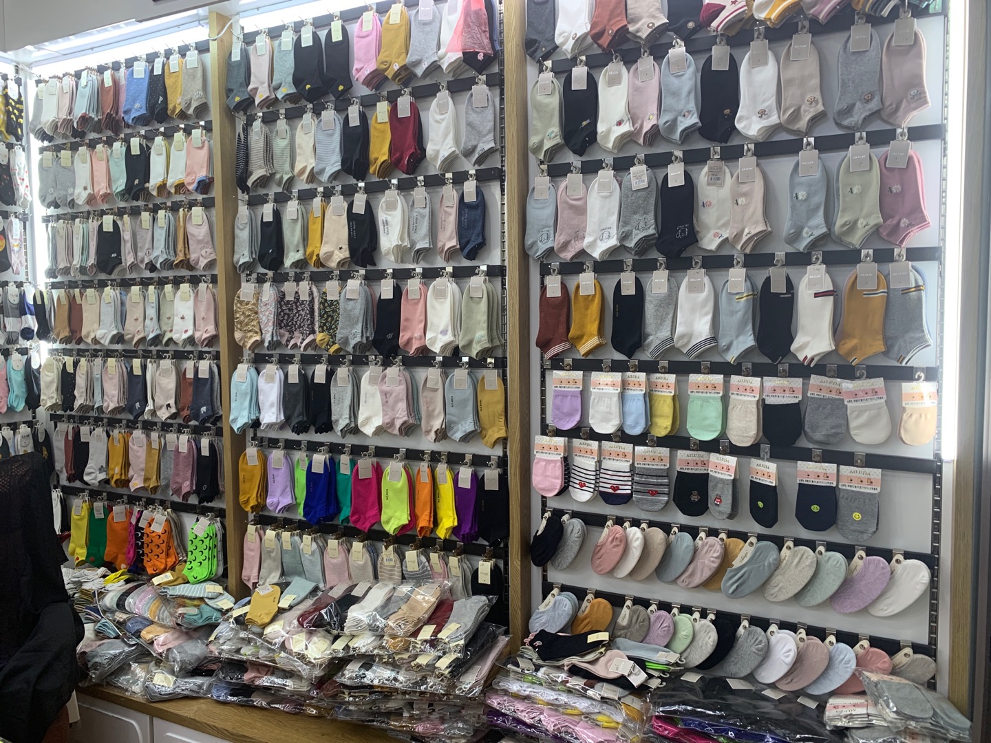Zhejiang Zhuji Fengli Hosiery Trading House describe pic - 3