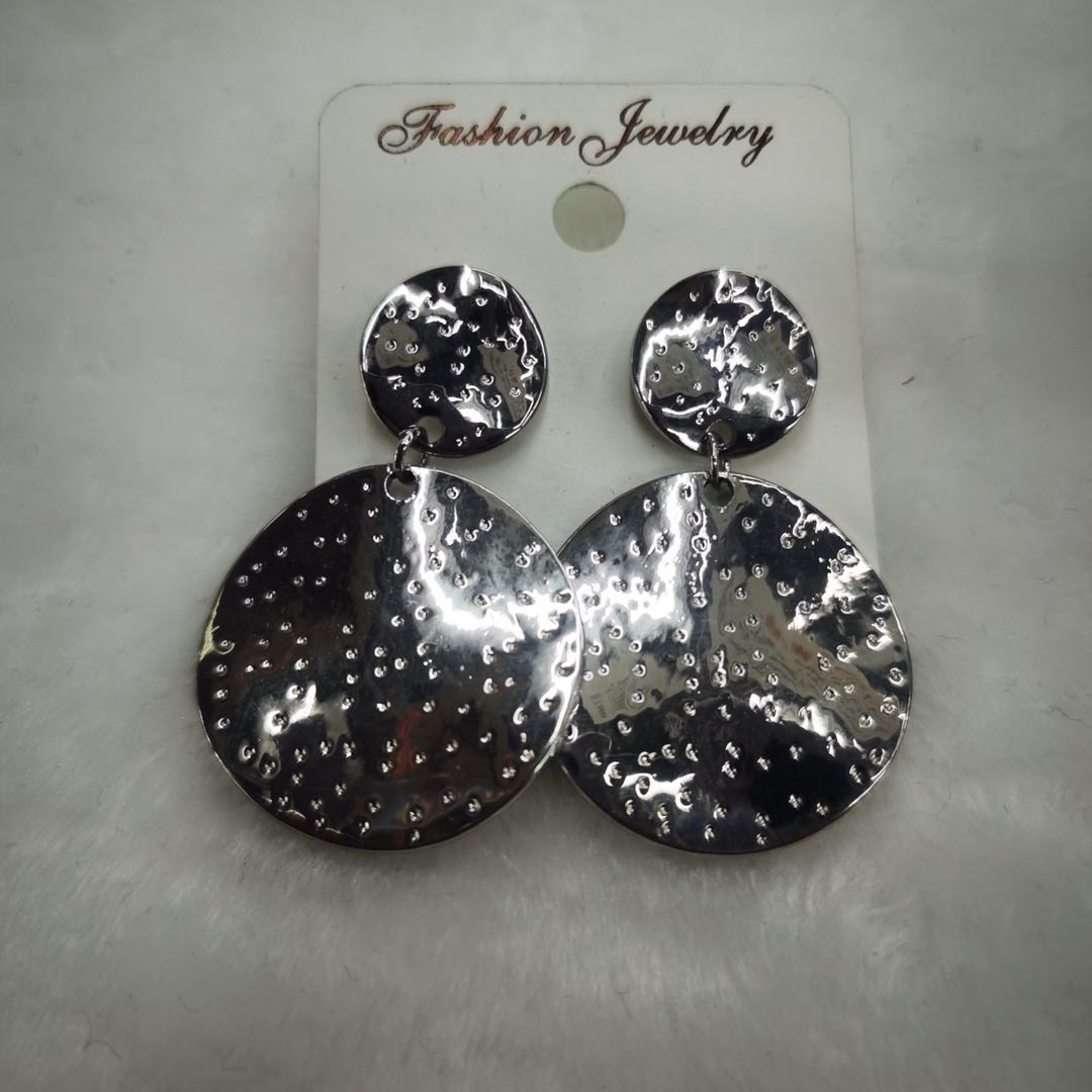 Stylish, irregular round ear, eco-friendly color, cute and sweet, anti-allergy earrings