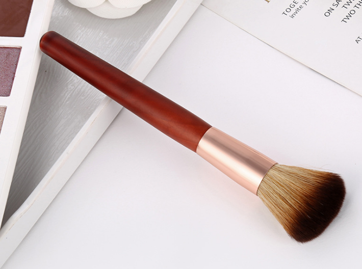 soft, cloud-like bristles: gentle soothing on the skin