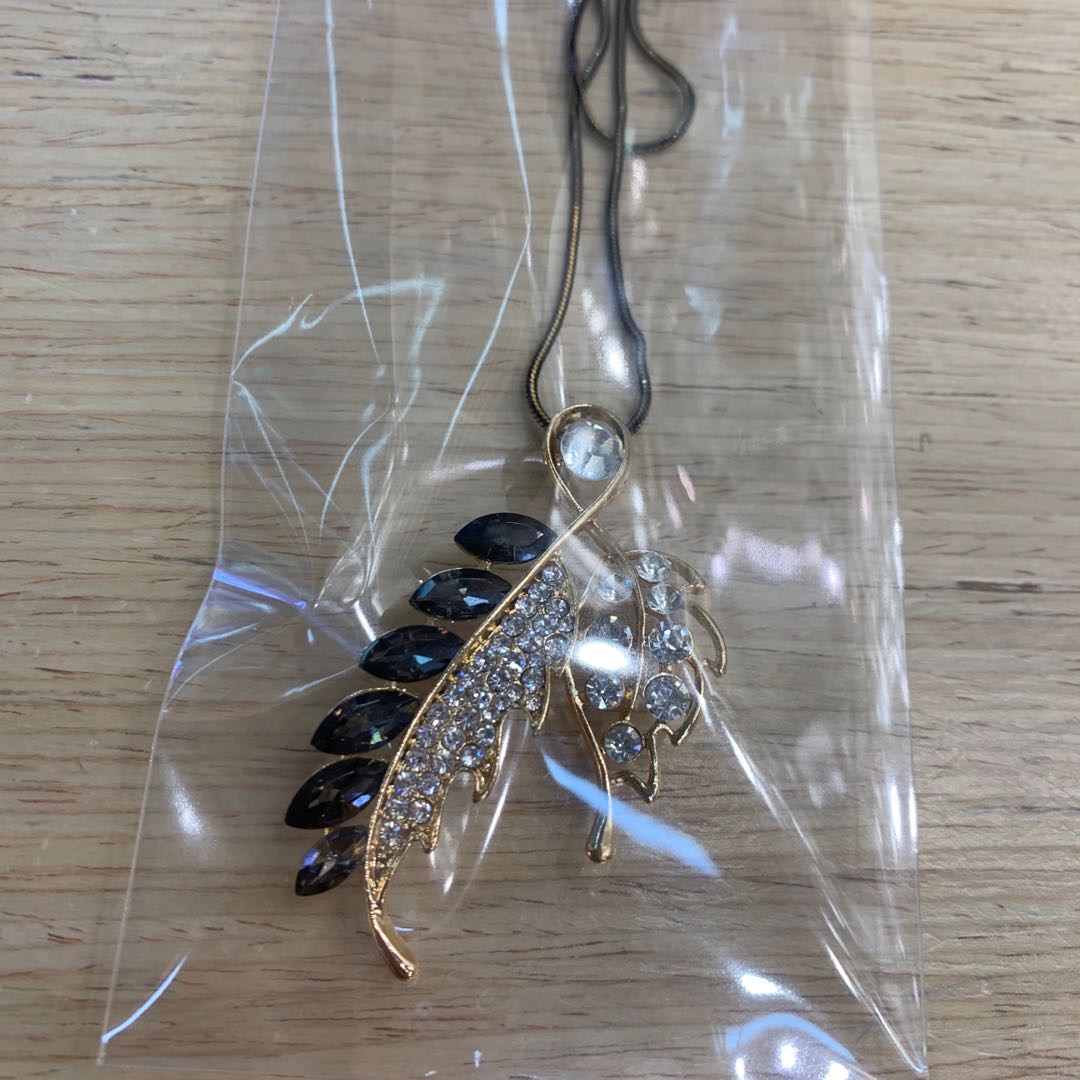 黑白花朵女胸针衣饰饰品镶钻吊坠JIULIAN饰品124