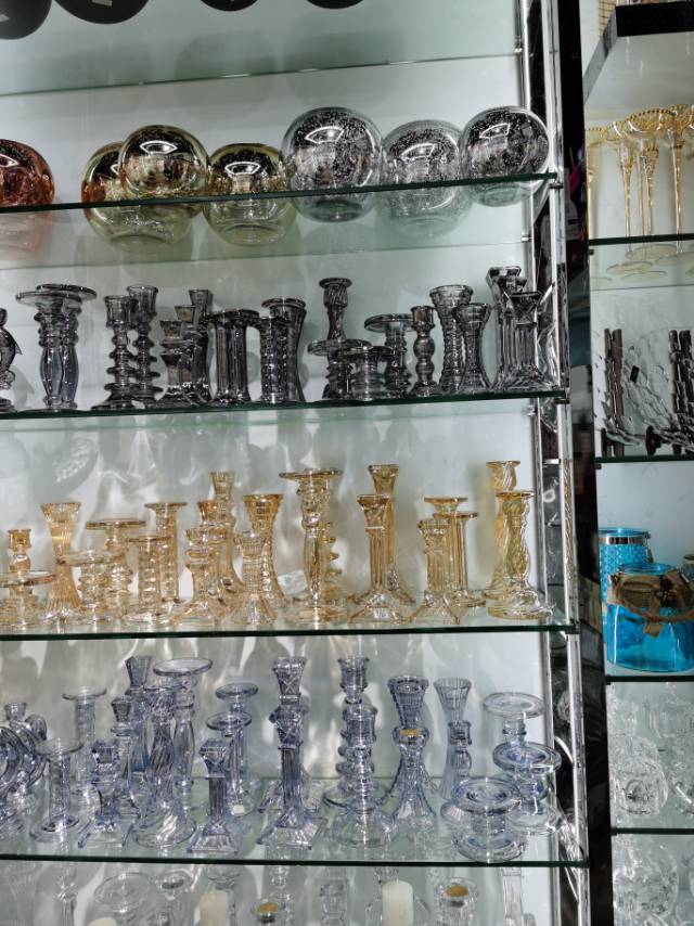 Xinfeng Glass Handicrafts describe pic - 1