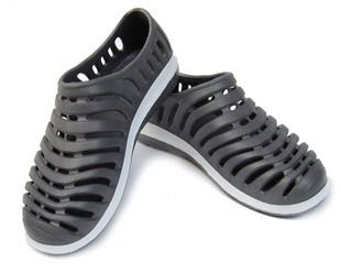 新款夏季男女洞洞鞋儿童凉鞋透气平底凉拖花园情侣小孔防滑凉鞋图