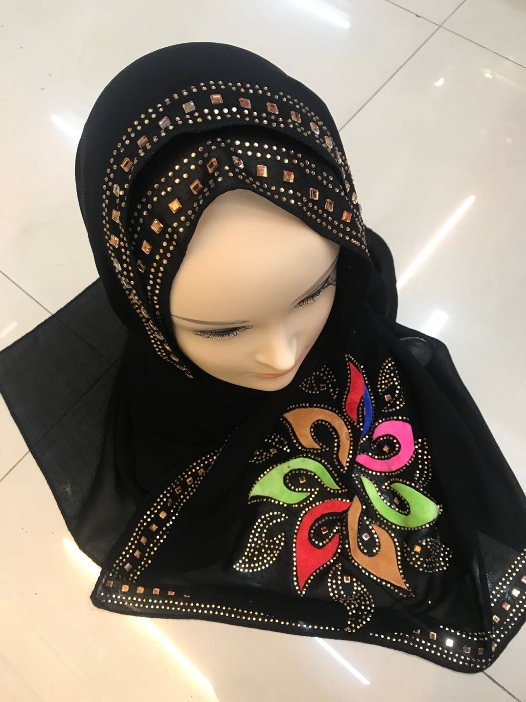A fashionable and versatile casual embroidered chiffon headscarf for women Specification image