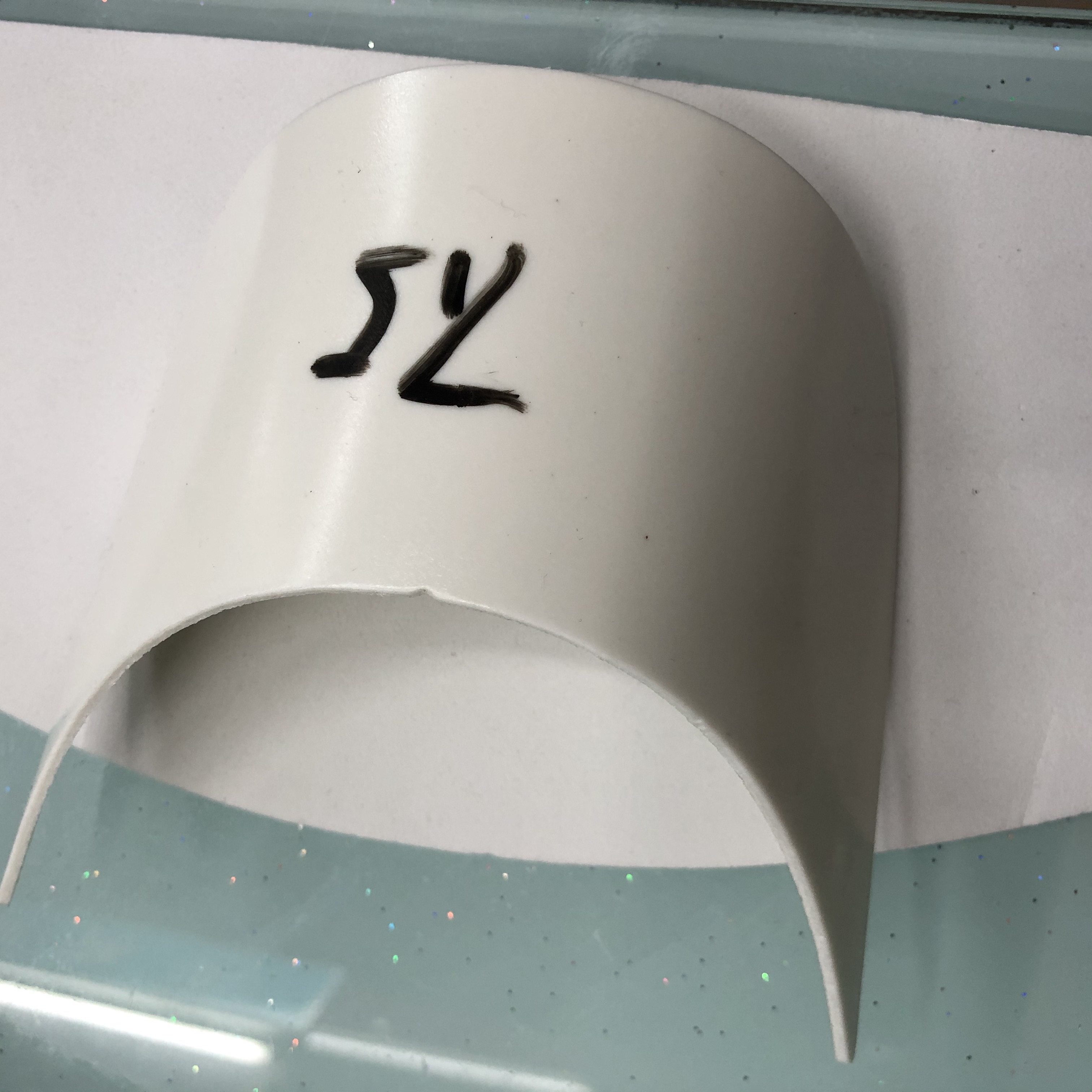 Handmade Tongue Garment Accessories Hat Accessories Custom Plastic Plate Black And White details Picture
