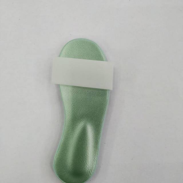 鞋子形状钥匙扣挂件细节图