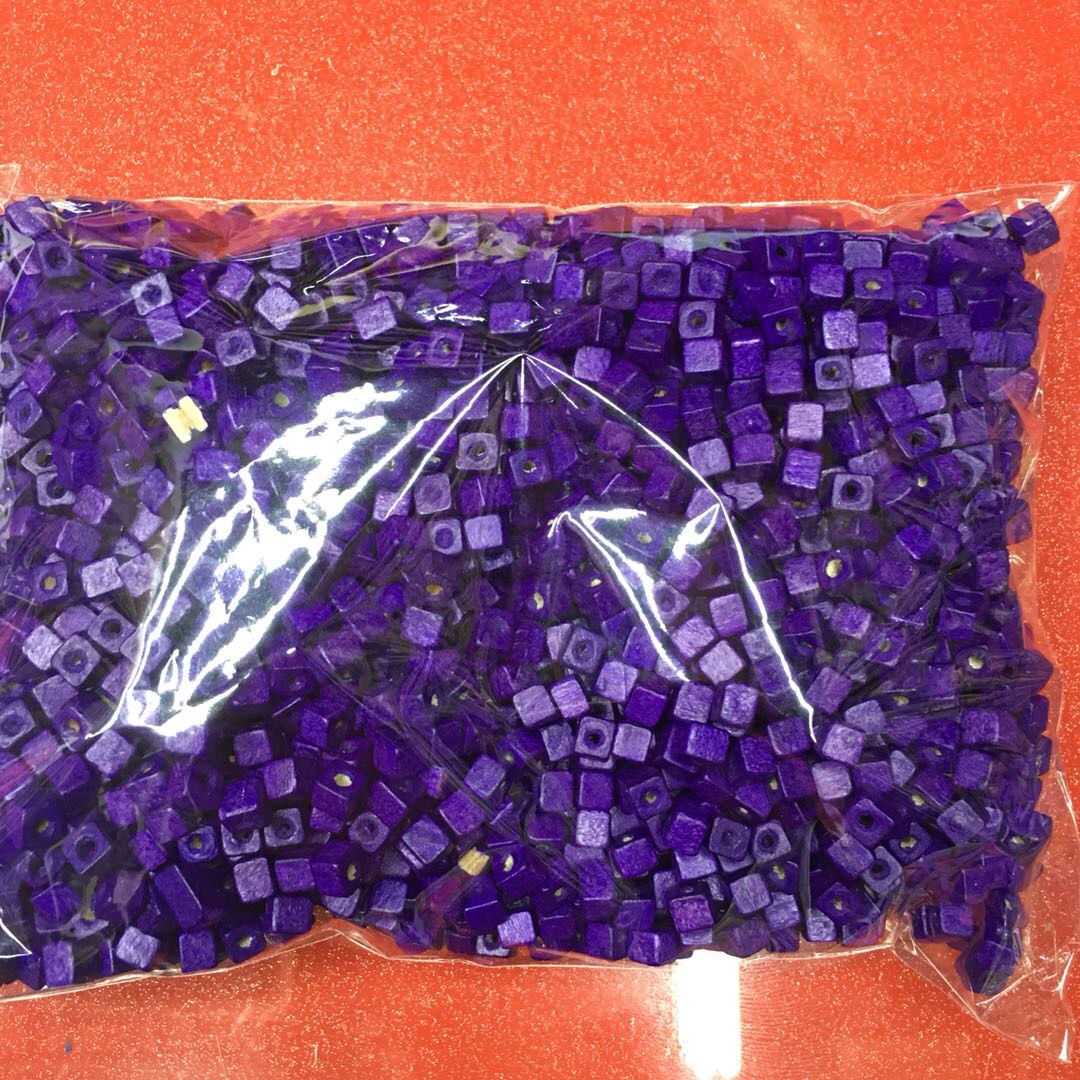 Factory direct sales of wooden dyed purple square wood bead accessories