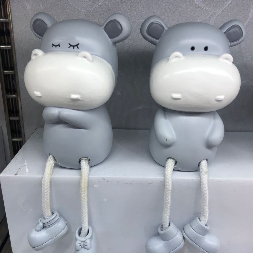 河马吊脚娃娃家居小摆件装饰品可爱树脂创意工艺礼品少女房间客厅布置