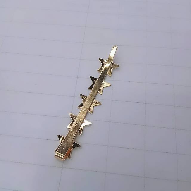 Factory direct sales of five-pointed star clip brooches and accessories details Picture