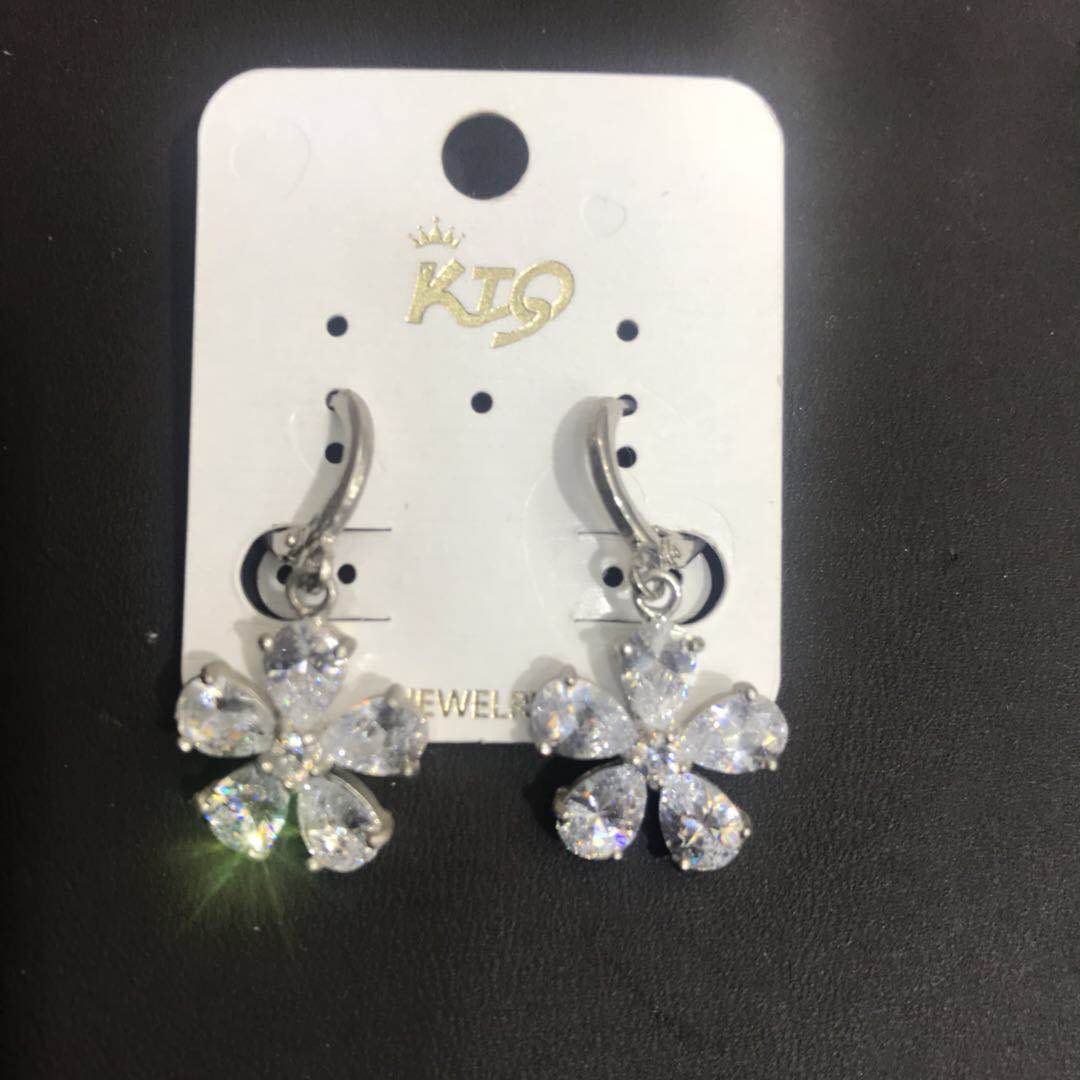 Trendy Japanese and Korean flower-shaped zircon earrings, long, super shiny, simple and elegant earrings for women