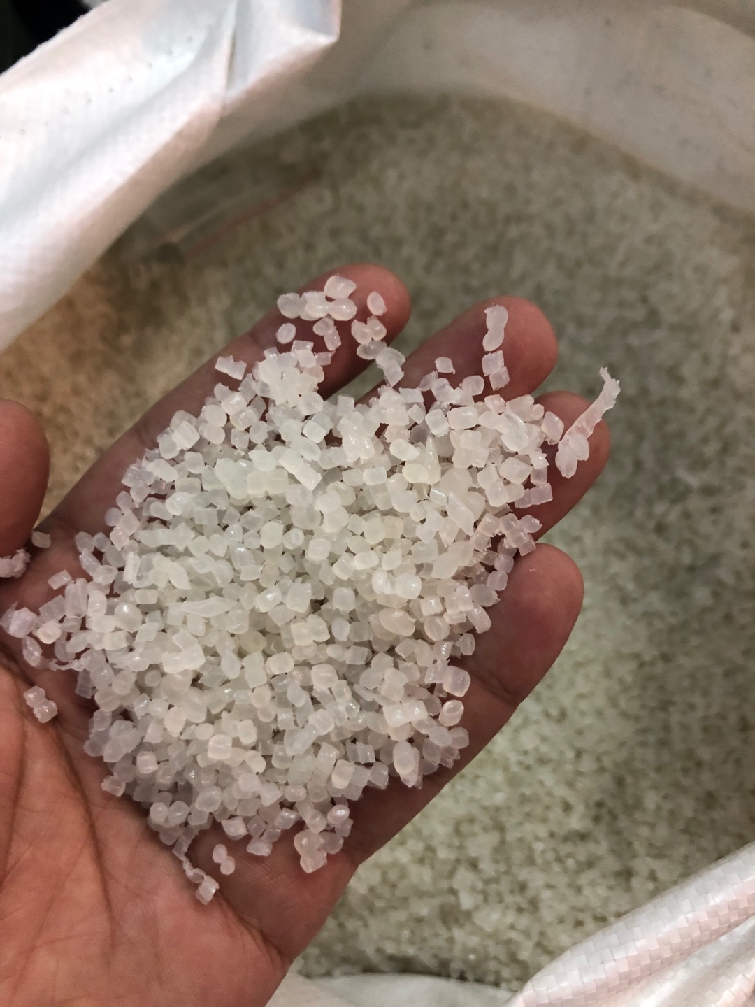 Yingtong Plastic, milky white large particles, Grade One high pressure (recycled material) details Picture
