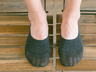 Hombre primavera verano color sólido boca clara antideslizante silicona invisible calcetines hombre calcetines de algodón casual calcetines Specification image