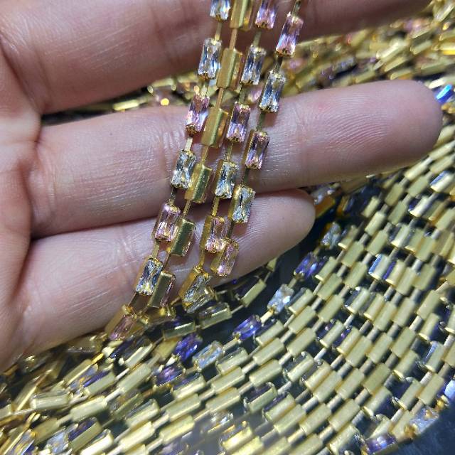 2.5*5 vertical sparse colored zircon claw jewelry accessories wholesale factory direct sales Specification image