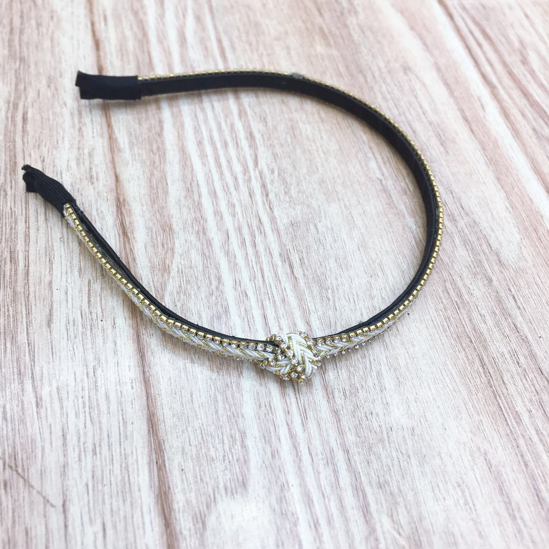 Original handcrafted twist diamond summary Simple and versatile series Exquisite piggy girls must-have versatile accessories details Picture