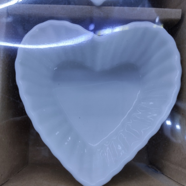 Love Ceramic vinegar plates are available in various styles. The price is negotiable. Each piece is 24 boxes and the minimum order quantity is 10 pieces details Picture