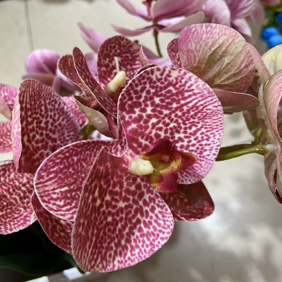 The 12-head Phalaenopsis flower arrangement, artificial flower plant bonsai, wedding decoration, INS style flower wall, high quality details Picture