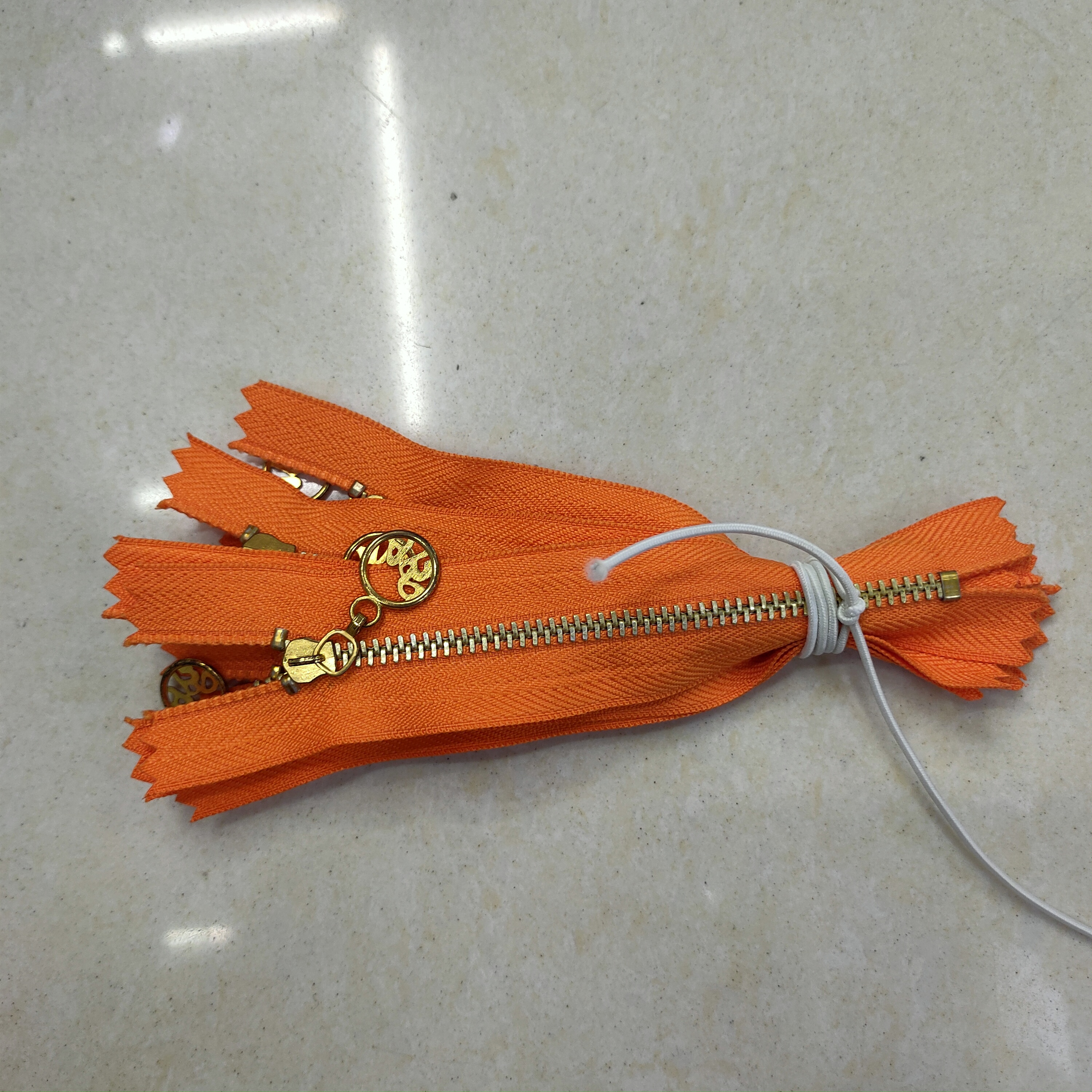Premium 5# Copper Opening Metal Zipper Door Flap Open End Zip Lock Garment Zipper Custom details Picture