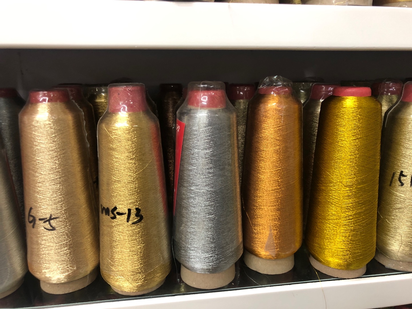 Garment Embroidery Metal Thread Sewing Gold And Silver Embroidery Embroidery Gold And Silver Thread 75D Gold And Silver Thread details Picture