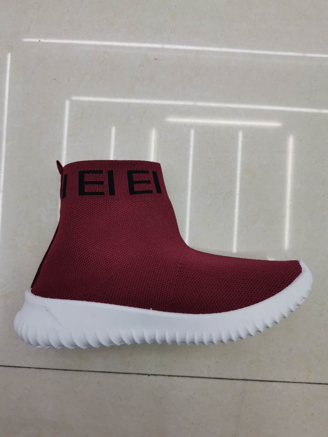 906旭辉2020款红色白底PVC外贸女士运动鞋产品图