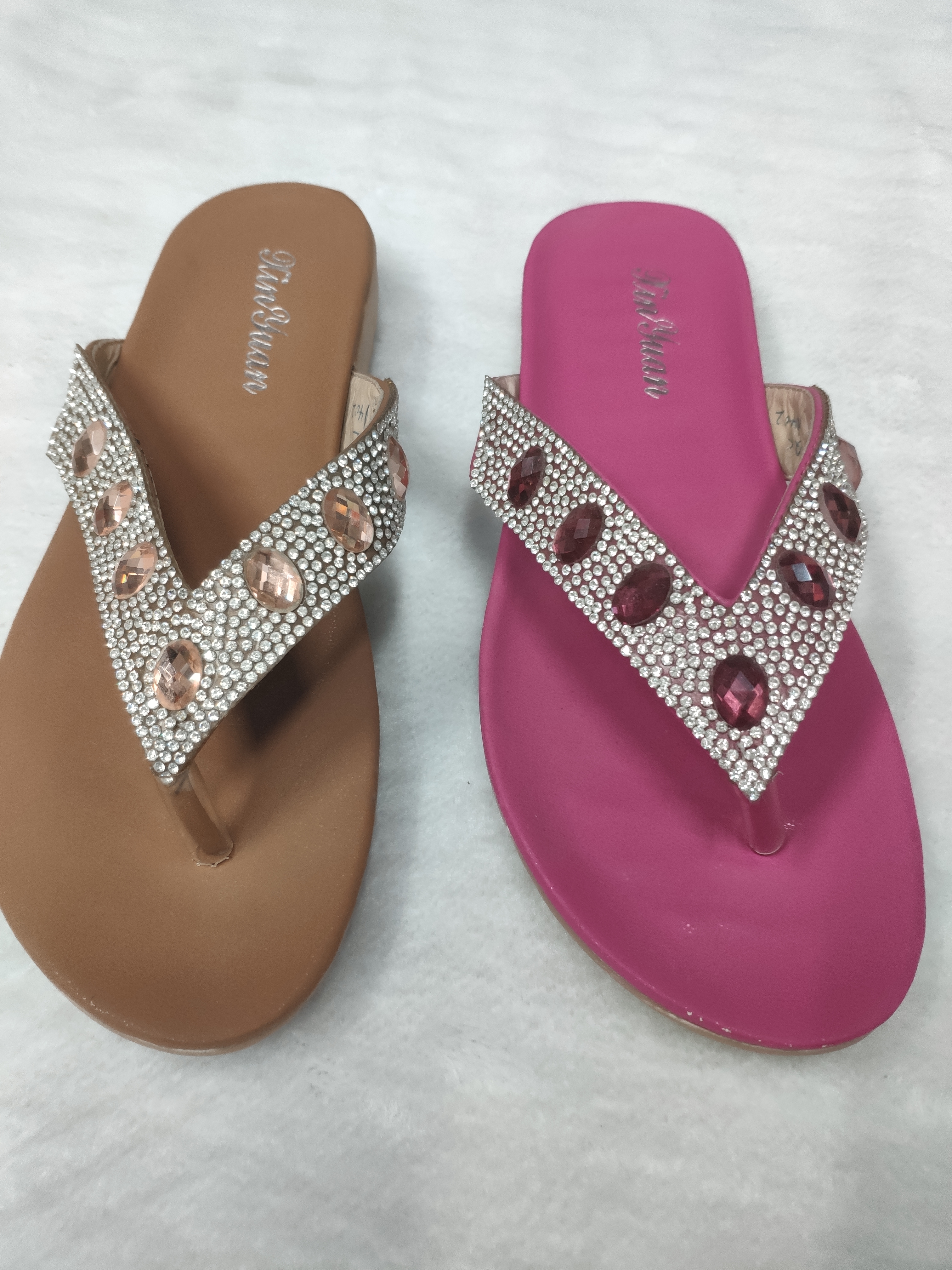 Foreign Trade Wholesale Summer Ladies Flip-Flops Color Diamond Rhine-Drill Clamp Foot Flat Slippers