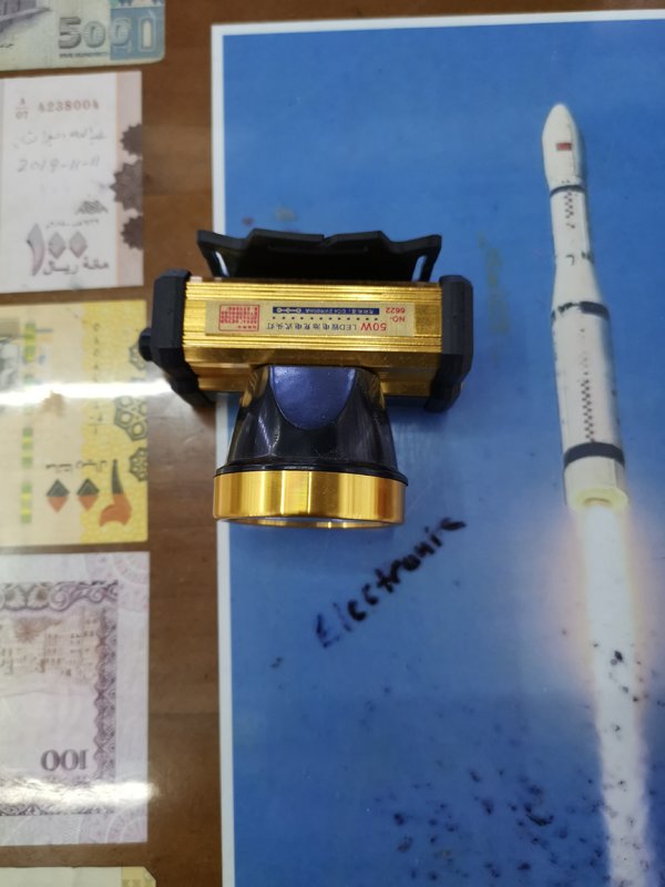 强光手电筒led充电超亮远射户外灯家用w多功能