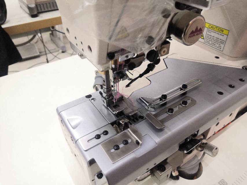 Toyama brand direct drive horizontal cylinder sewn machine HW782T garment processing equipment mechanical equipment details Picture