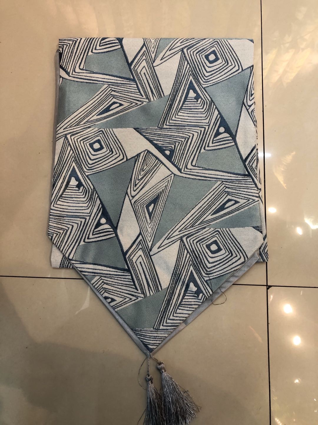 Elegant table flag, high-end jacquard tablecloth pad, round table pad, retro tassel home