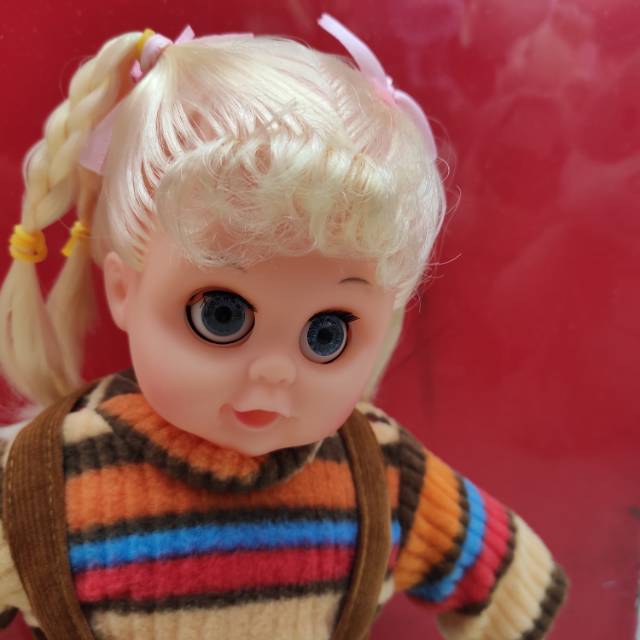 Vinyl walking doll details Picture