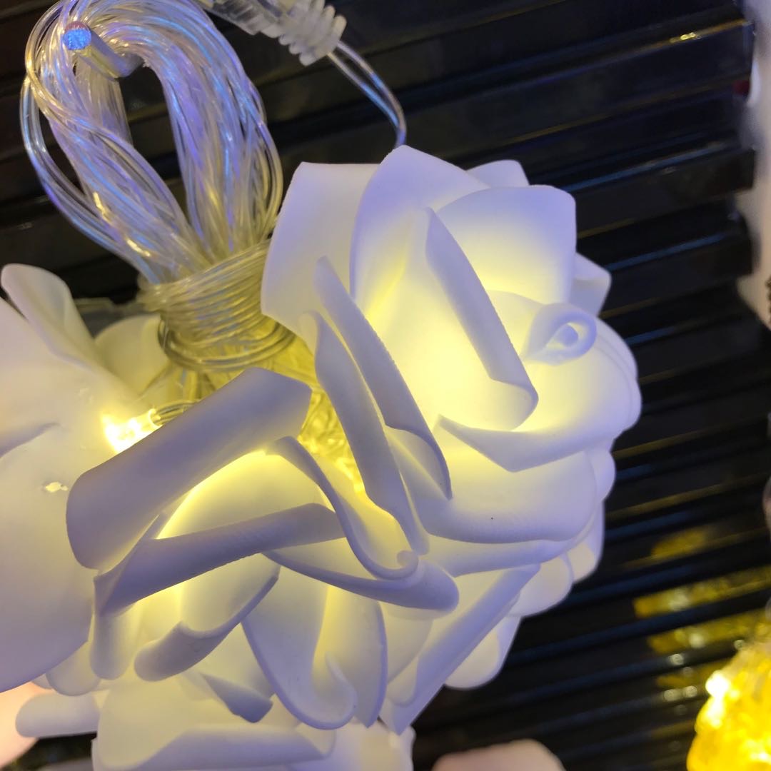 白玫瑰花朵表白求婚礼布置装饰抖音同款神器LED彩灯闪灯串灯图