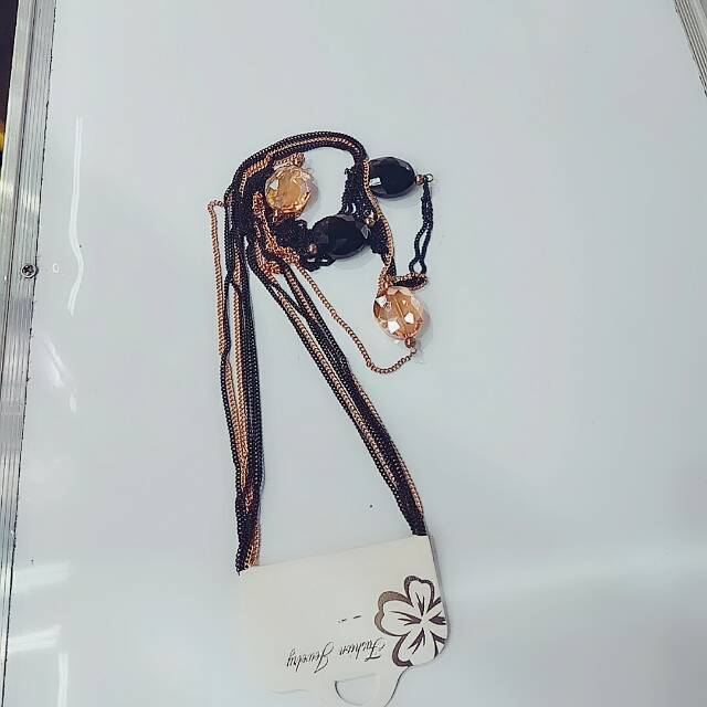 Factory direct sales of two-color glass chain necklaces, neck chains, sweater chains and accessories Specification image