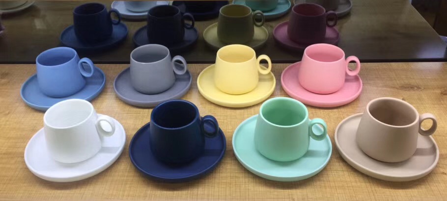 Fashion Style Simple Mix Color 250Cc Pottery Cup And Saucer