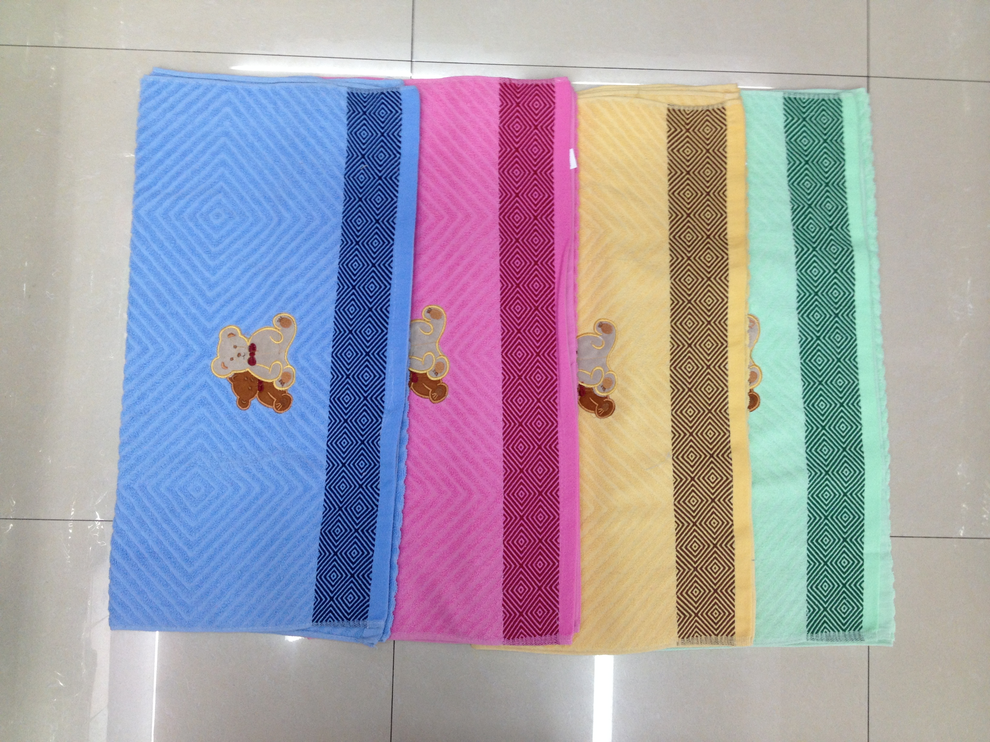 Topou Textile Custom Towel Manufacturers Direct Yarn-Dyed Thick Dark Classic Square Towel details Picture