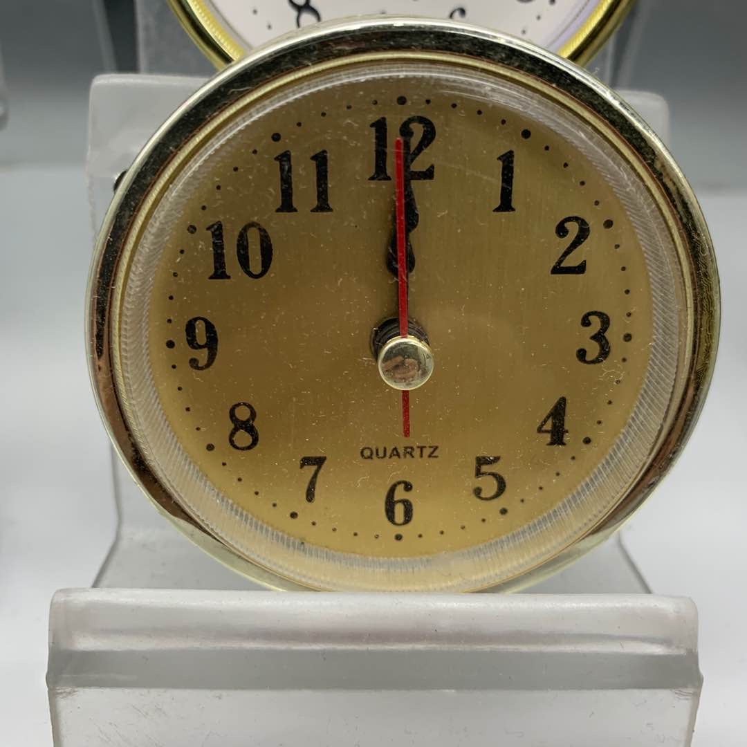 Yiwu good goods small mini clock clock wall clock small wall clock living room hanging decorative electronic wall clock mini