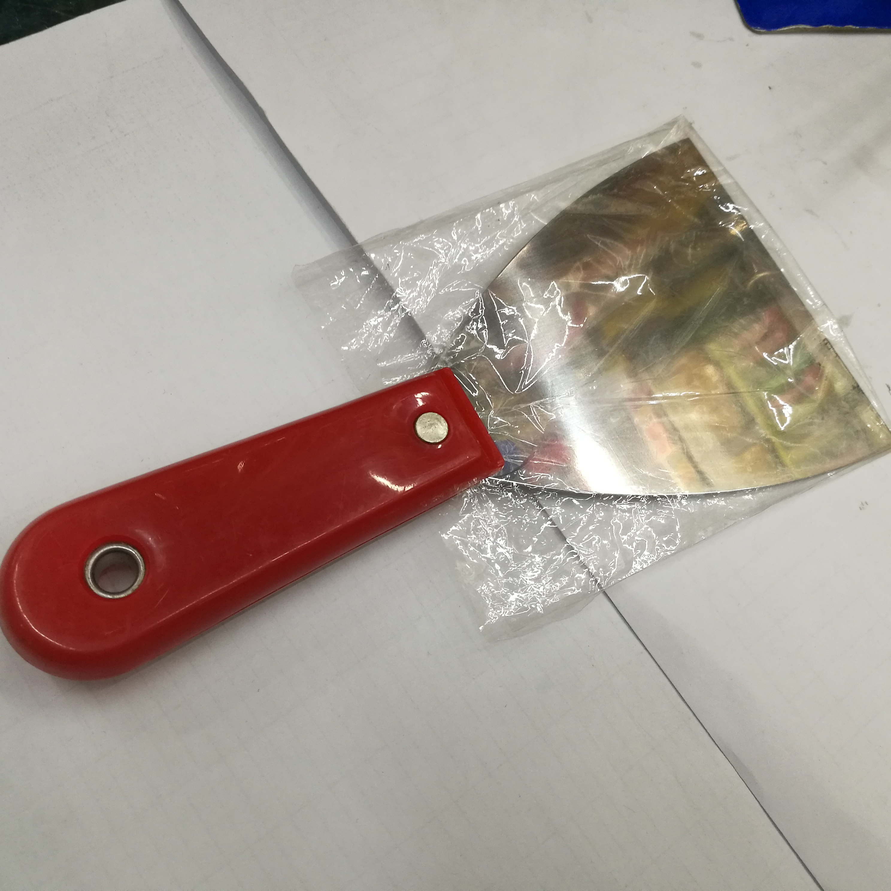 Wholesale of medium-sized plastic-handled stainless steel wall plaster shovels