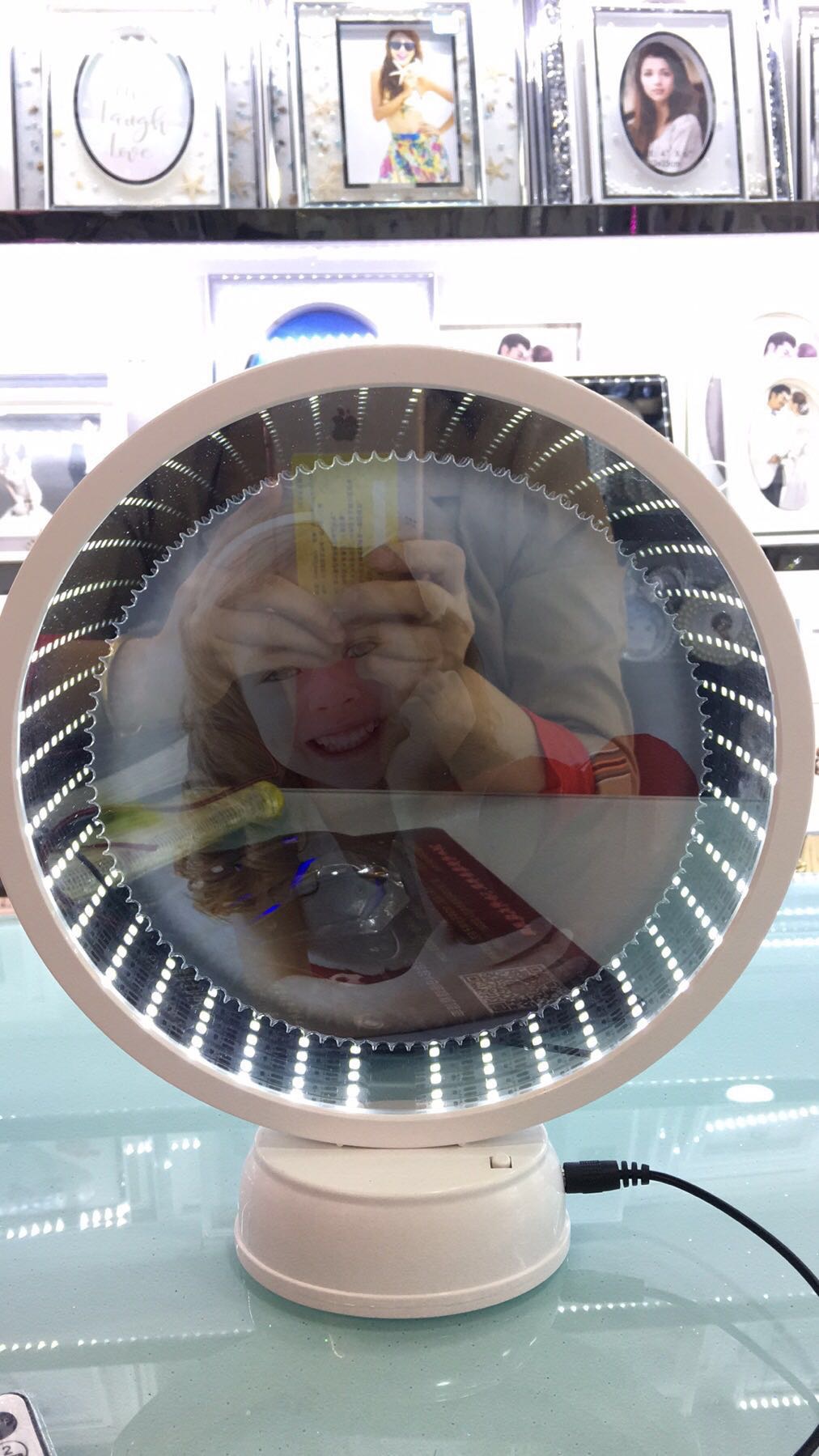 关灯是镜子开灯是相框两用朋友摆件台灯生日纪念照片同学闺蜜摆台图