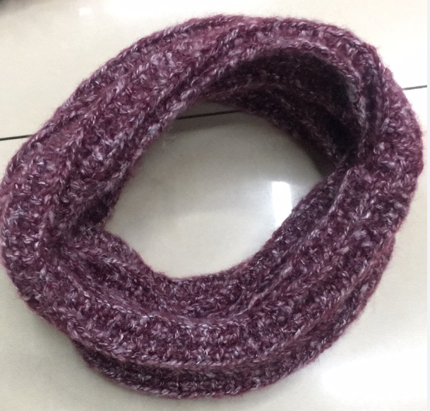 Women's Fashion Trend Everything With Warm Bright Silk Knit Neck details Picture