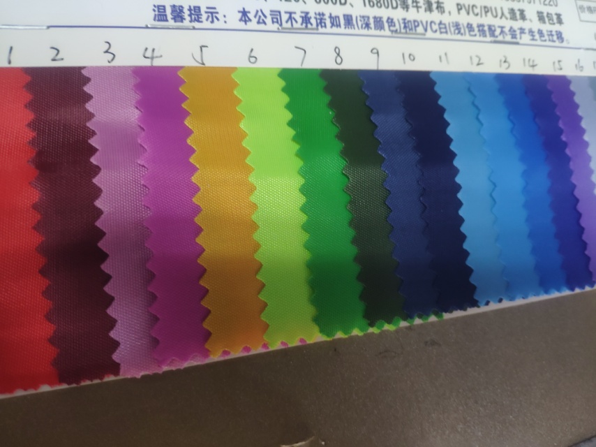 厂家直销热销新款   210里布 牛津布 涤纶 大量现货高中低档箱包沙发鞋材面料