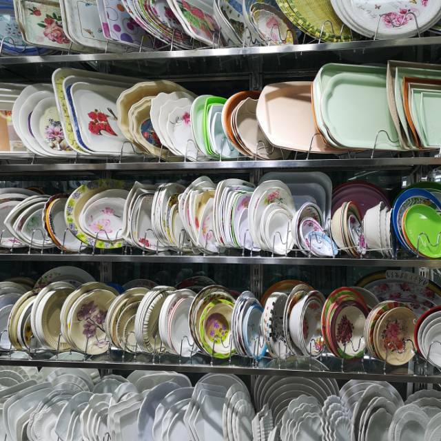 صحن أطباق صحون الصحون في مصنع صنع أدوات المائدة الميميمين في ولاية ينابيع describe pic - 2