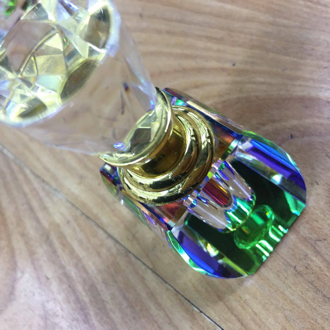 Direct sales from the manufacturer of colorful trapezoidal crystal perfume bottles for car ornaments details Picture