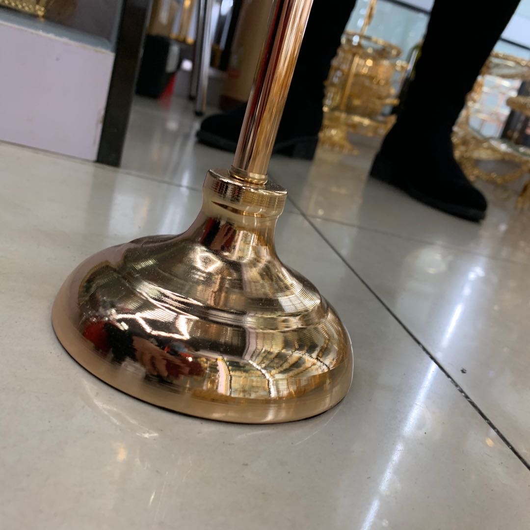 铜金色轻奢烛台工艺摆件细节图