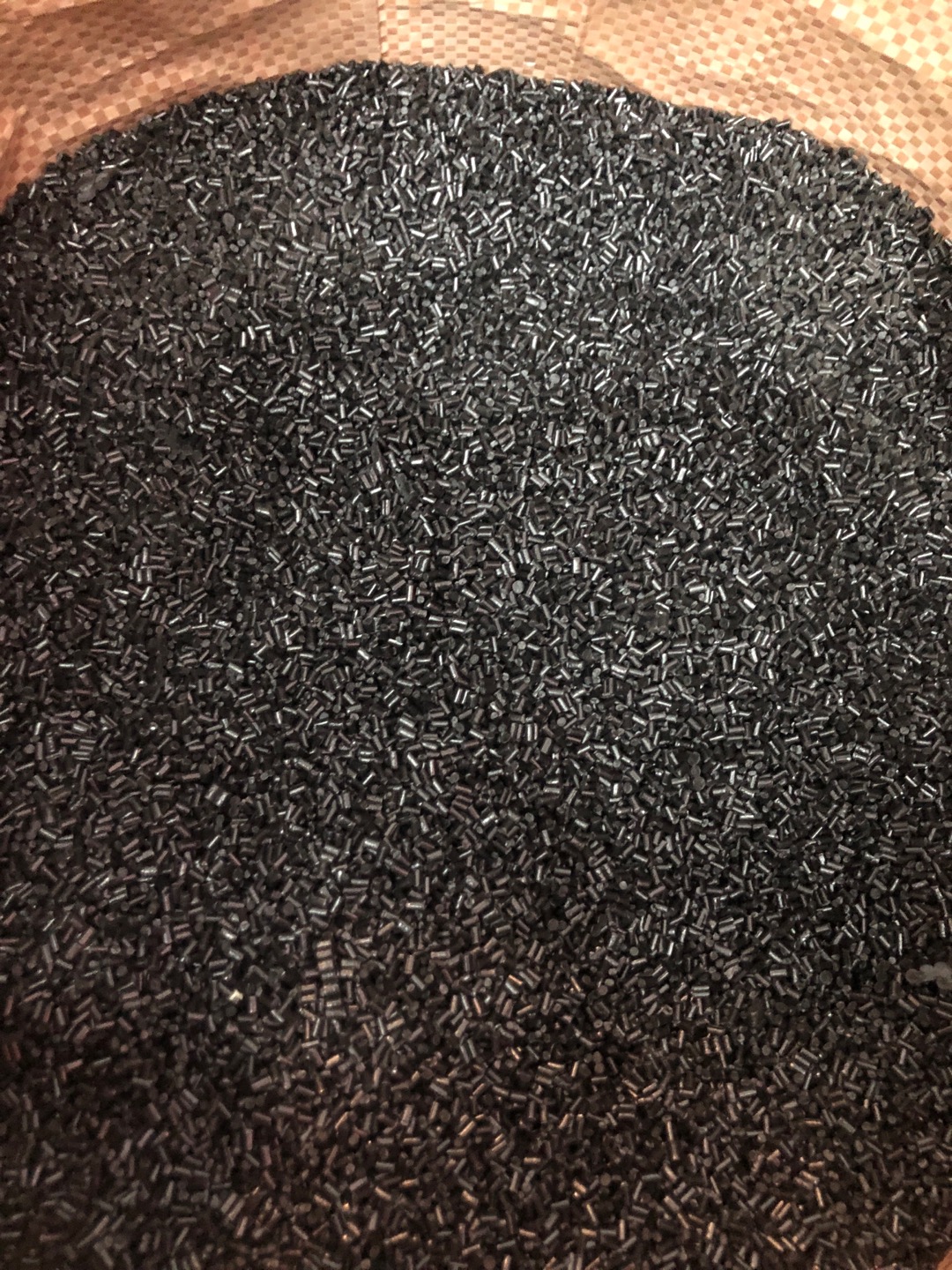 湖北罗子塑业黑色小颗粒发亮一级改苯（回料）详情图1