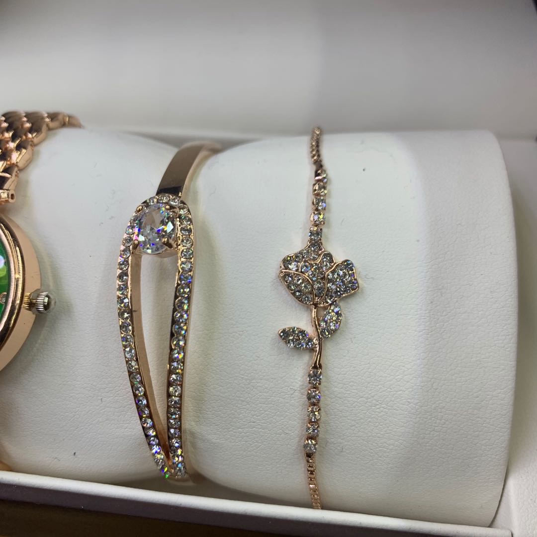 Francia nicho ligero lujo pequeño reloj verde reloj de mujer conjunto pulsera pulsera Specification image