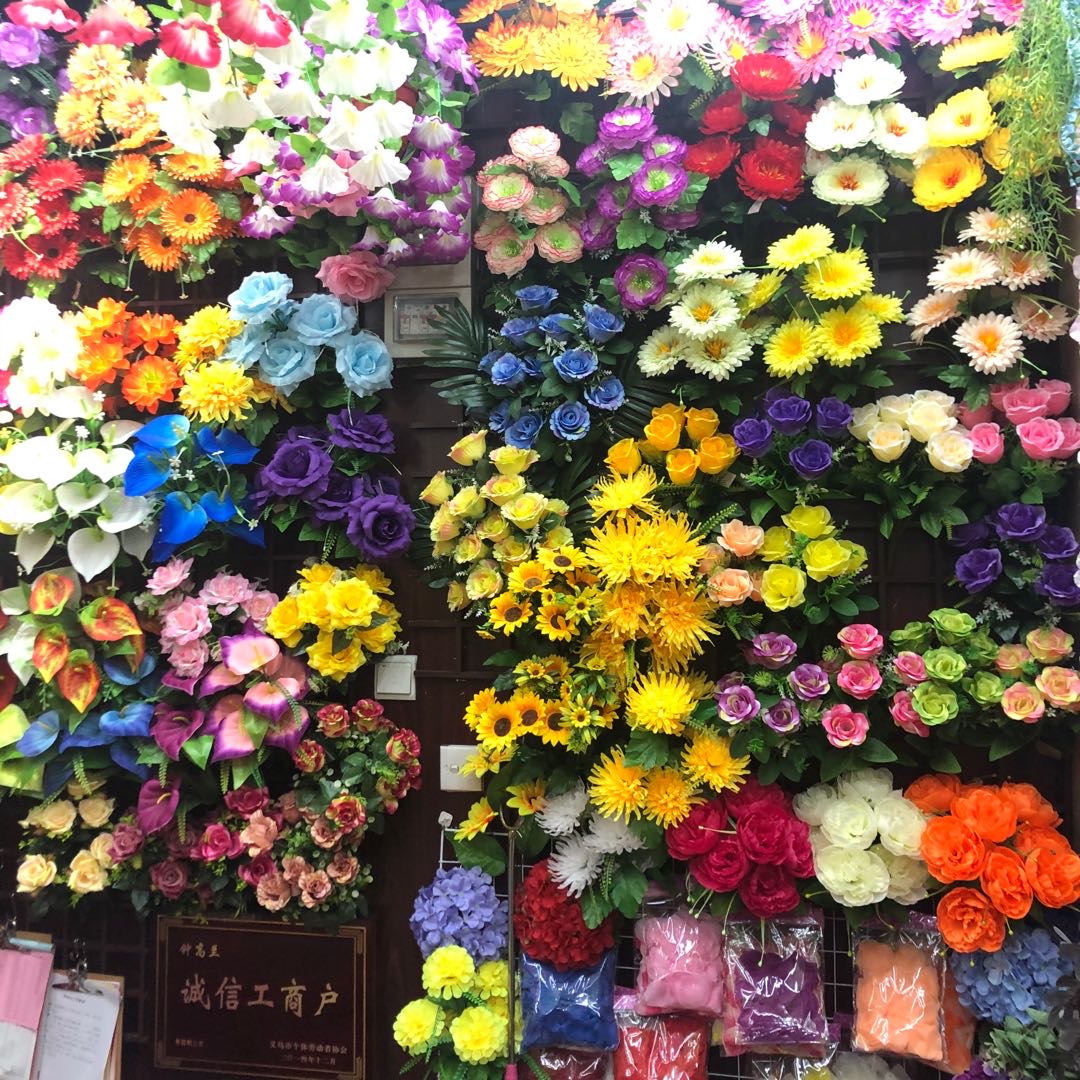 Civilian plastic flowers describe pic - 1