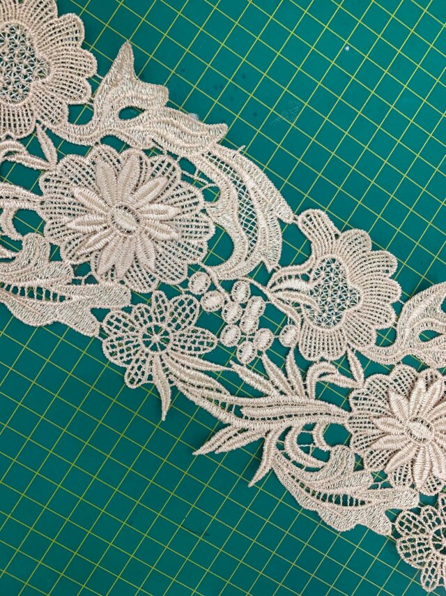 白色新款蕾丝刺绣领花刺绣花边水溶花边面料服装辅料花边细节图