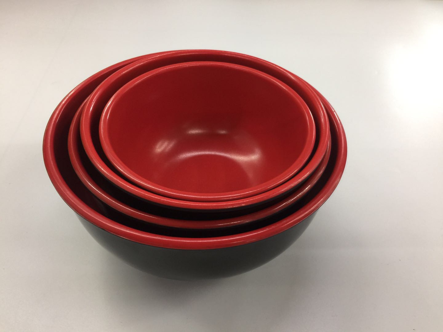 Melamine drop resistant creative profiled melamine red black noodle bowl