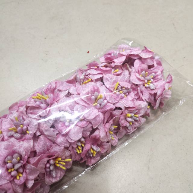 Carnation and sunflower artificial flower bouquets, bouquets, decorative headwear flowers details Picture