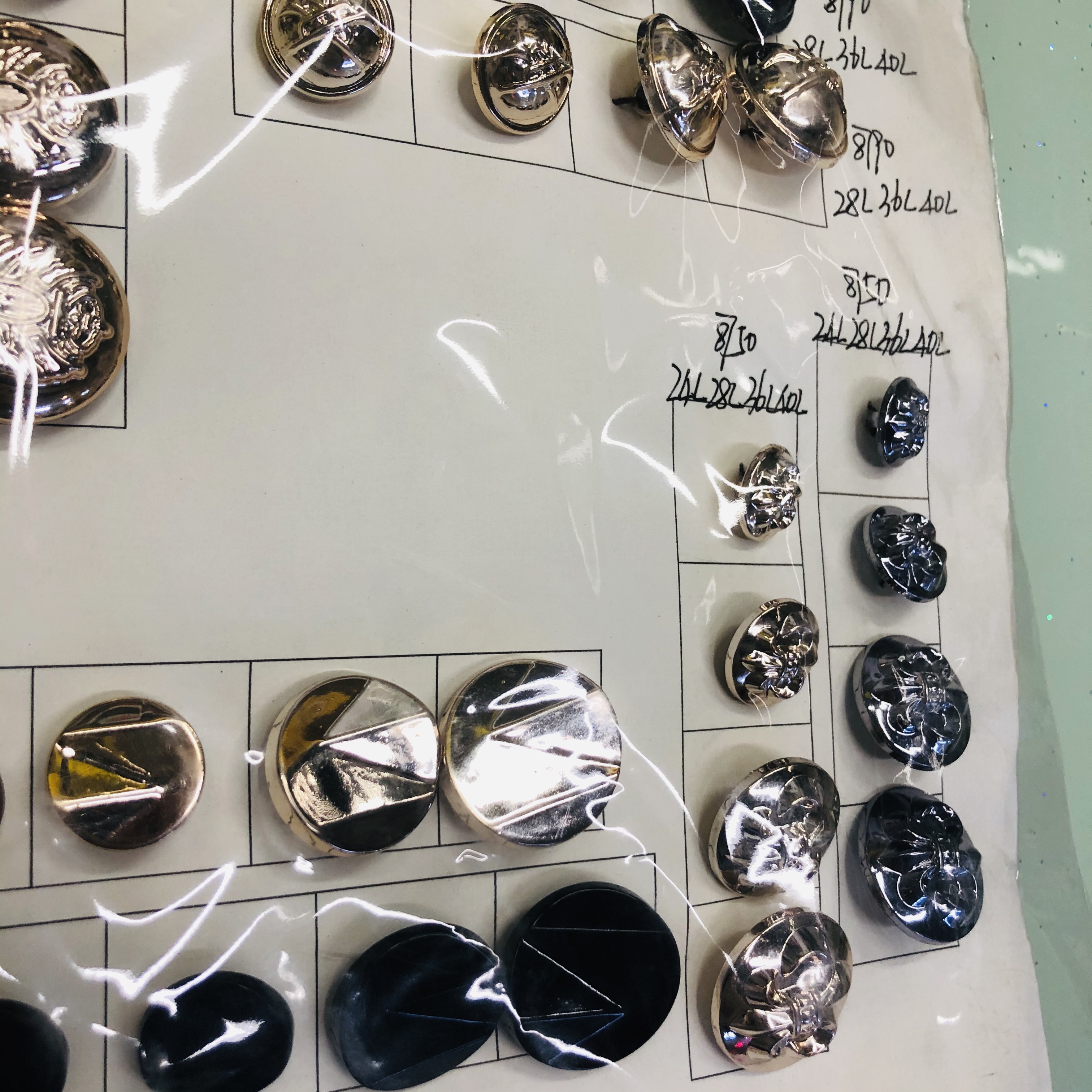 Creative DIY uses of metal buttons on accessories