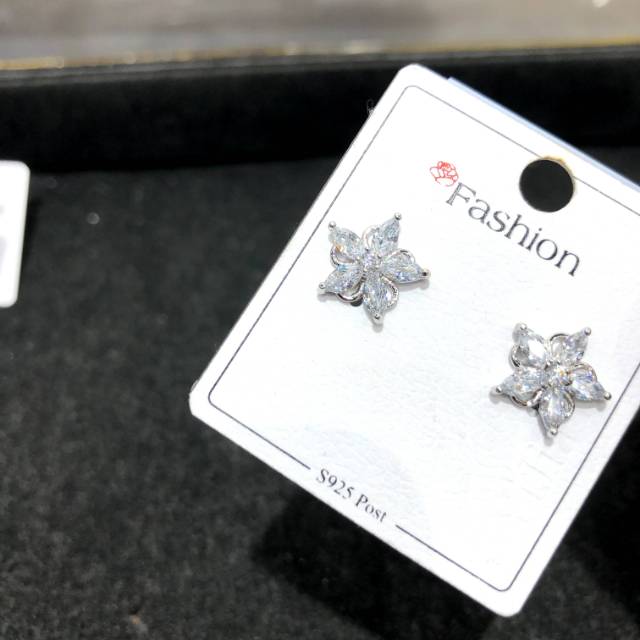 Plum blossom stud earrings, zircon, stylish, versatile and fresh earrings Specification image