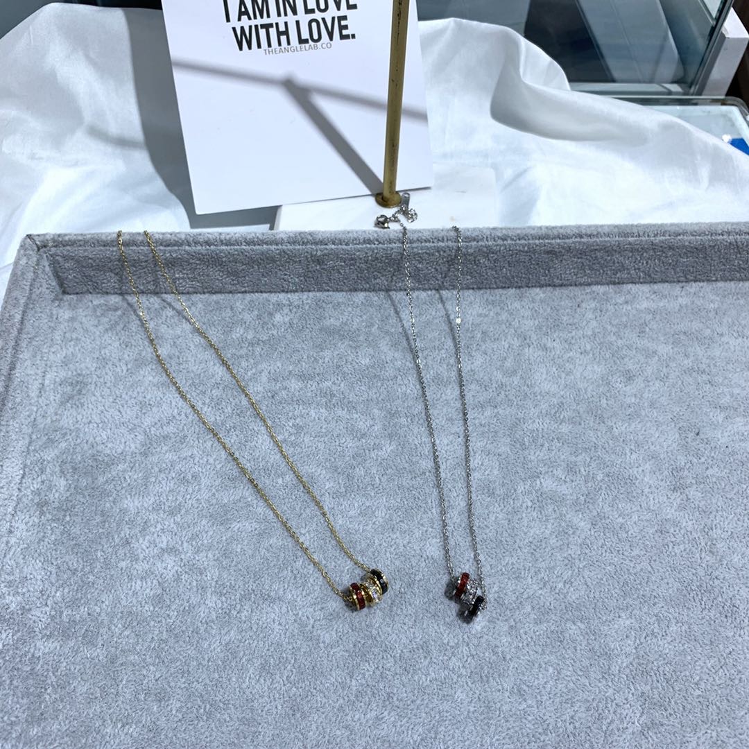 韩版钛钢项链时尚小蛮腰镶钻吊坠颈链撞色新款锁骨链网红同款图