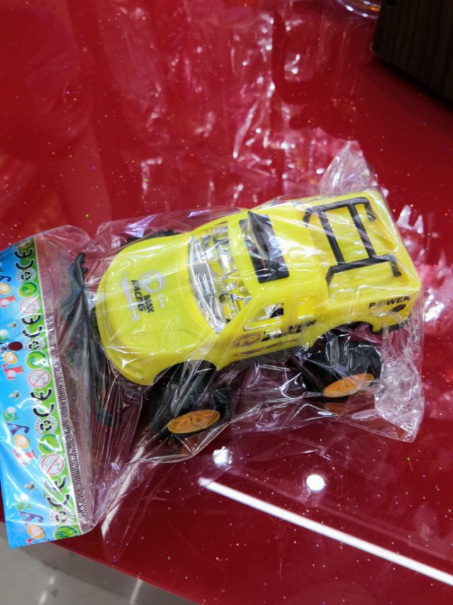 厂家直销塑料惯性黄色越野车儿童玩具好玩的儿童小玩具